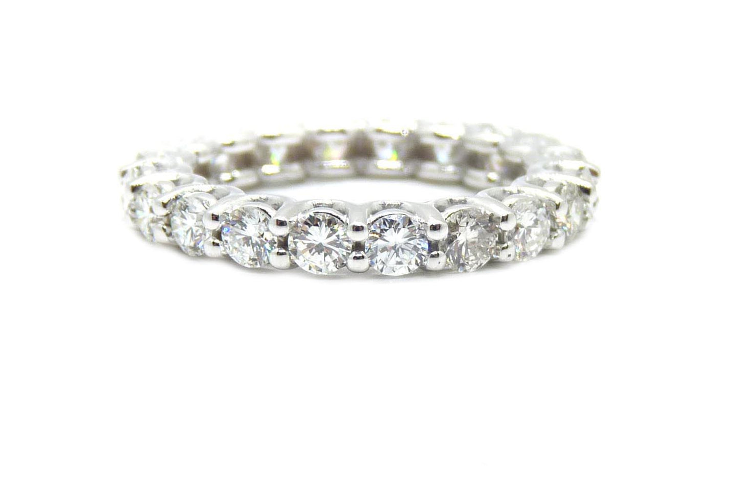 Memoire Ring 18 K WG, 20 Brillanten 2,74 ct, TW-Vsi, Breite 3,60mm Weite:55